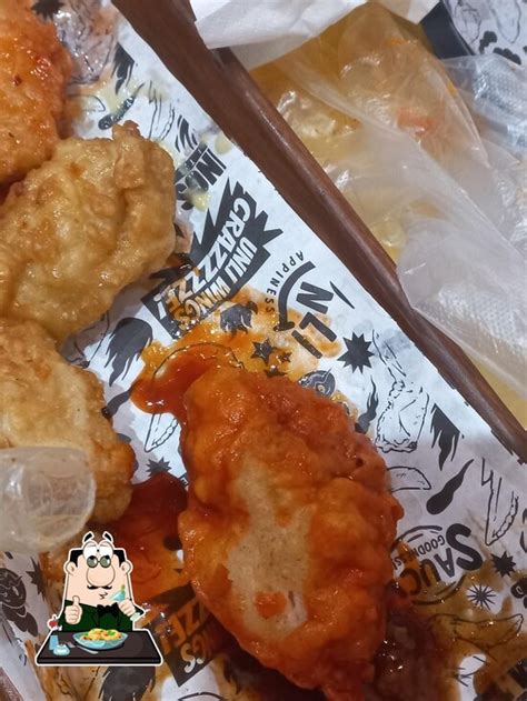 El Wings Unlimited Main restaurant, Laoag City .